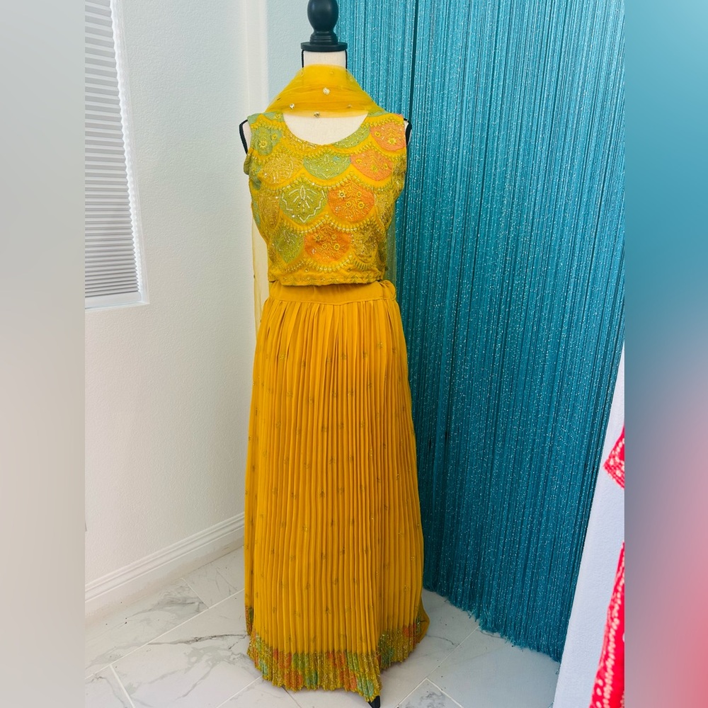 Crop top skirt set